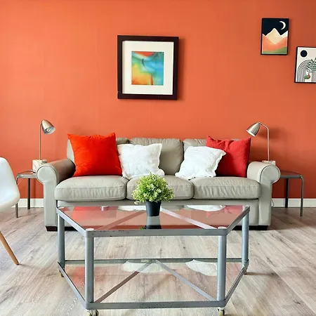 Heart Downtown! City View Onsite Parking! King Bed Lm807